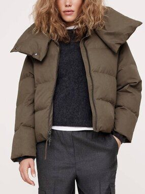 NEW Banana Republic Short Puffer Coat